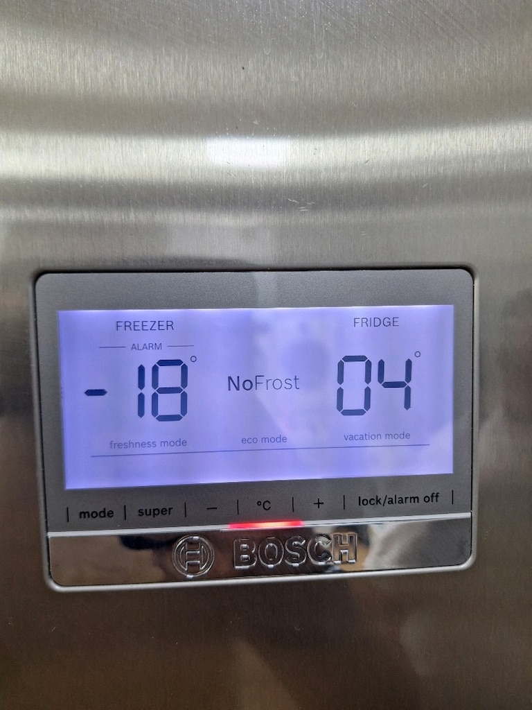 Sıfırdan farksız son model inox Bosch buzdolabı alttan dondurucu - 3