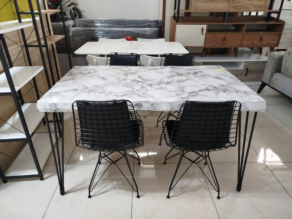 mutfak masası ve dört adet sandalyr - 4