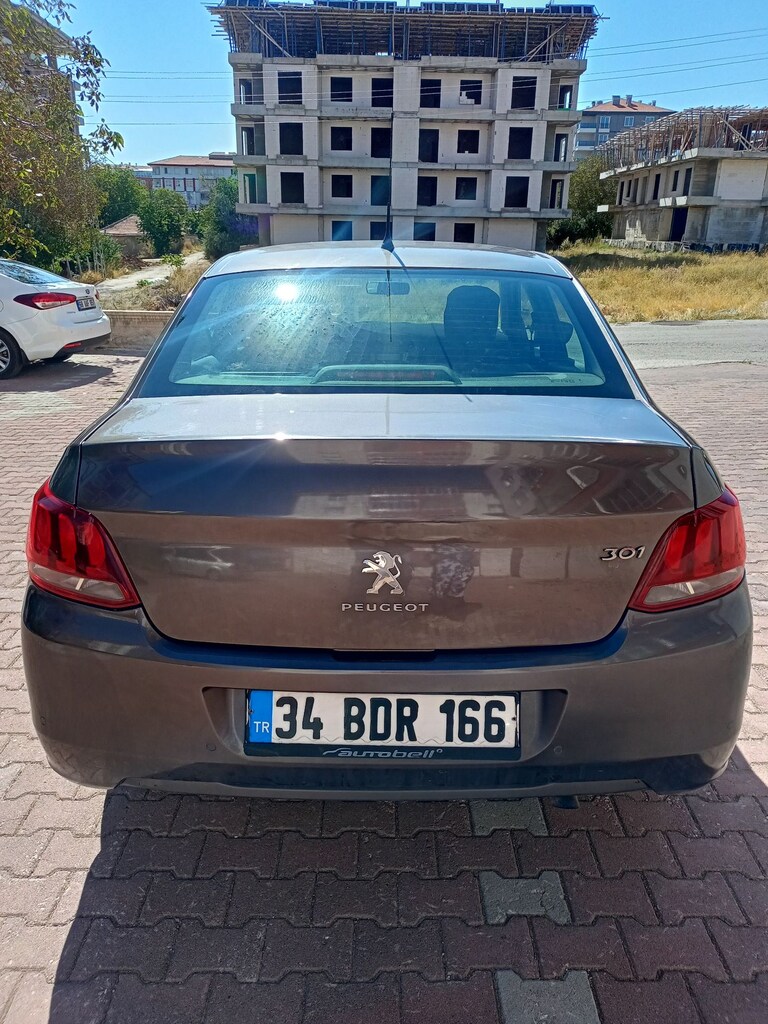 Peugeot 301 - 4