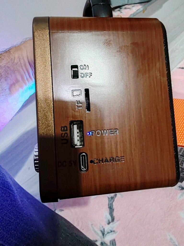 yuegan Bluetooth Nostaji Görünümlü Fener + Radyo - 7
