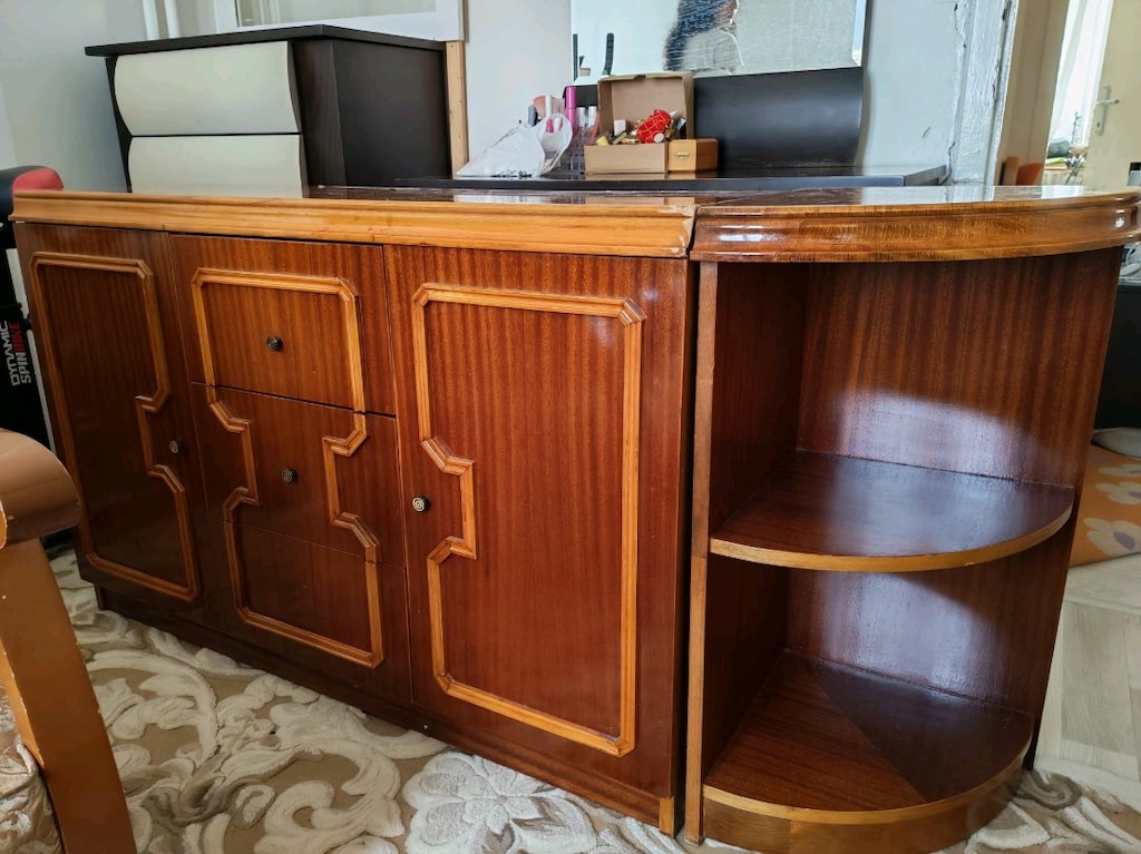 Retro Ahşap Salon Konsolu / Büfe (Oval Yan Raflı - 2
