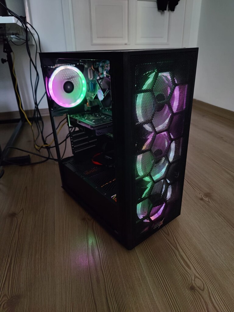 i3 İŞLEMCİ - 8GB RAM- GTX 650 EKRAN KARTI- 120 GB SSD - RGB KASA - 2