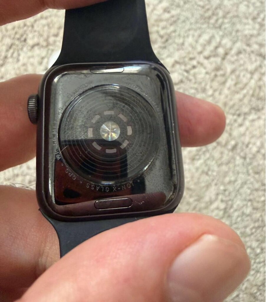 Apple Watch SE 40 mm sorunsuz - 3