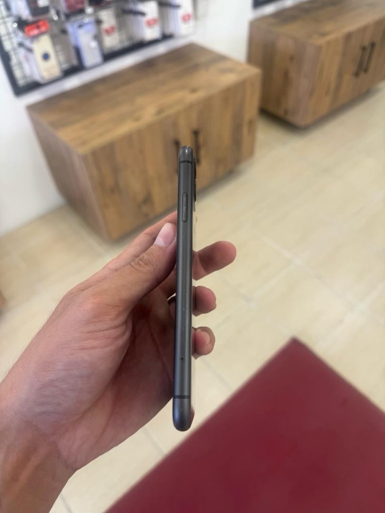 İphone 11 Siyah 64GB - 4