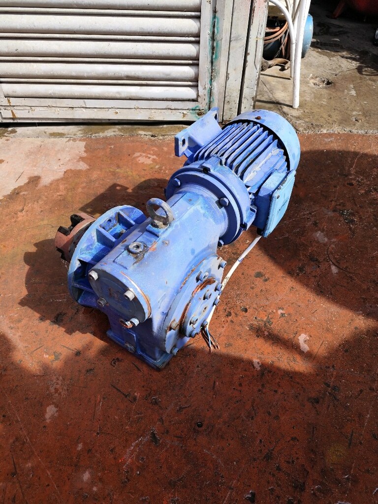 4 KW KVA 70 DEVİRLİ SANAYİ ELEKTRİKLİ REDÜKTÖRLÜ MOTOR - 2