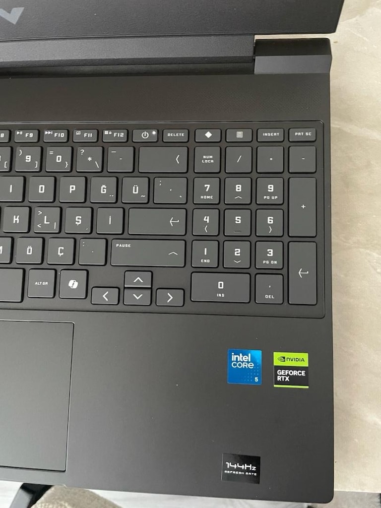 HP VICTUS RTX 5050 16 RAM i5 CORE LOGITECH G PRO MOUSE CORSAIR HS55 - 2