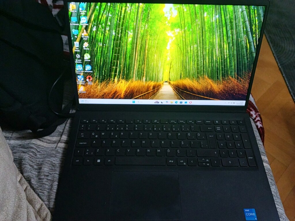 İ5 11. Nesil Dell Vostro 15 3510 laptop - 2