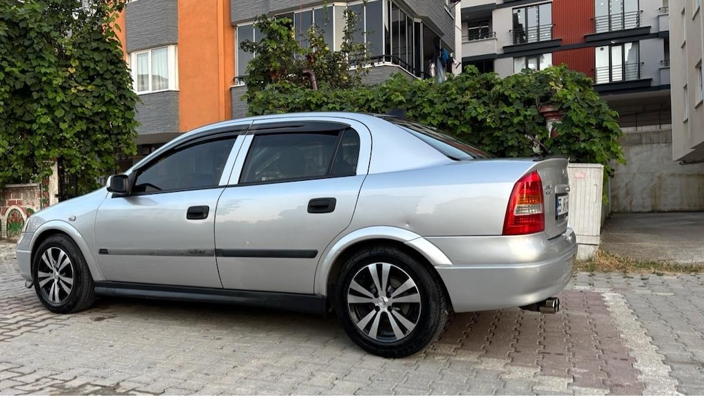 TEMİZ, BAKIMLI VE AİLE ARACI OPEL ASTRA - 4