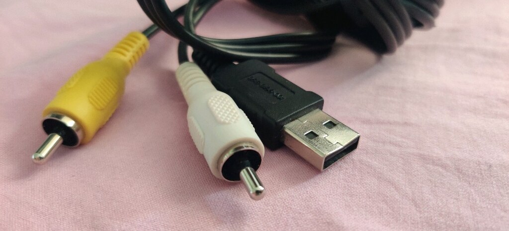 Çift Fonksiyonlu Dijital Fotoğraf Makinesi 8Pin USB Şarj/Veri Kablosu - 2