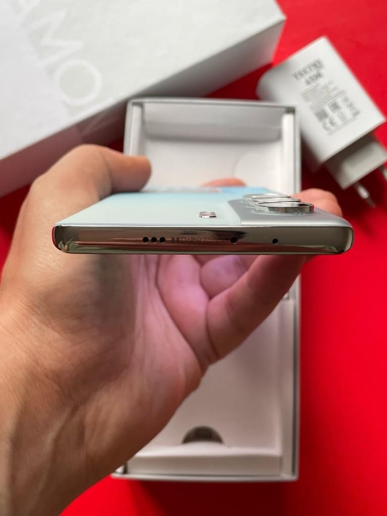 Tecno Camon 40 Pro - 4