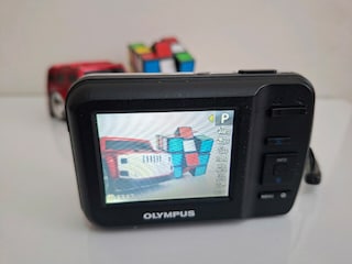 Olympus T-10 Dijital Fotoğraf Makinesi 10.0 Megapiksel 3x Zoom Gümüş - 5