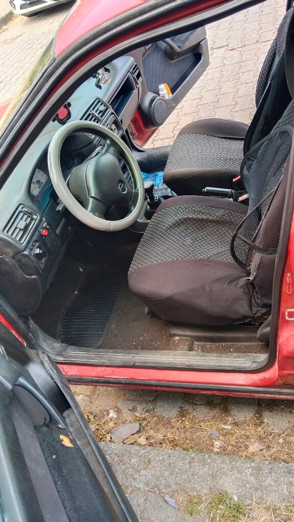 Opel Vectra 1.8 gl - 11