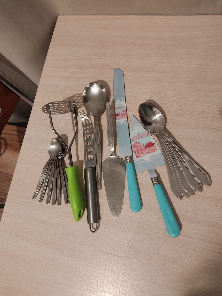 Toplu mutfak malzemeleri ve Arnica tost Makinesi(hepsi birlikte) - 12