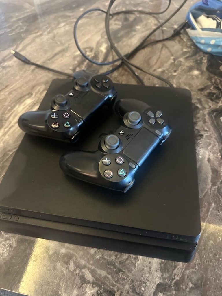 Playstation ps4 - 3