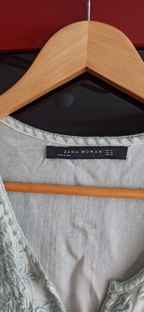 zara m beden islemeli bluz — görsel 2/9