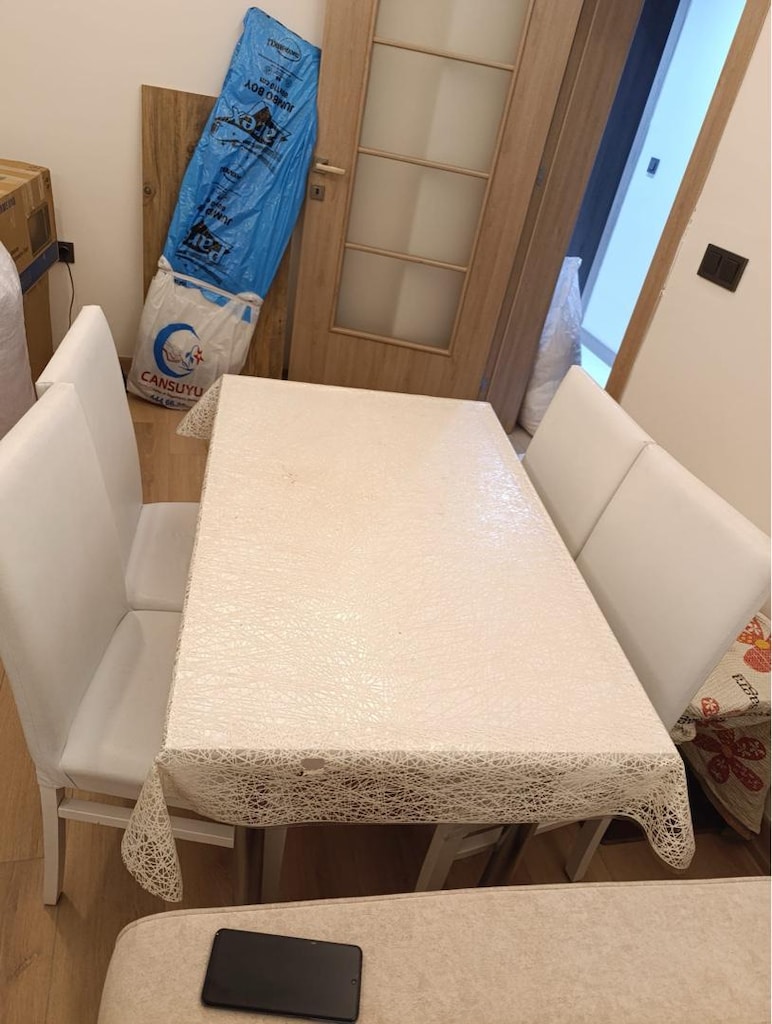 Beyaz Yemek Masası ve 4 adet sandalye - 4