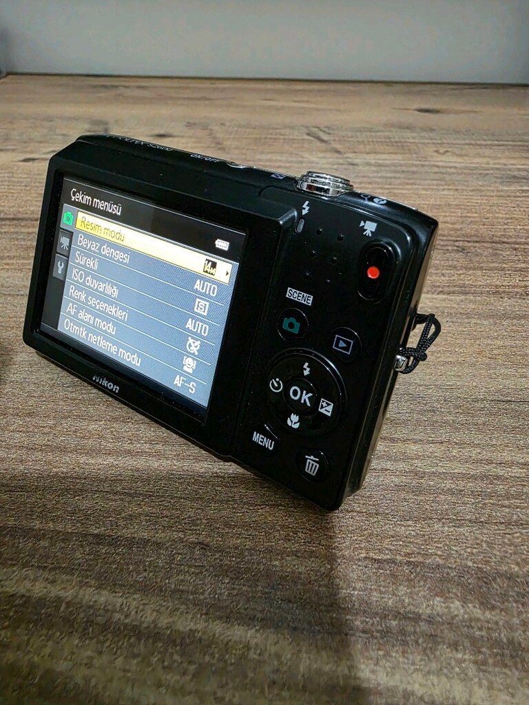 Nikon Coolpix S2600 - 4
