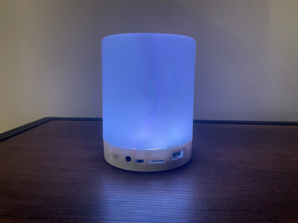 Bluetooth Hoparlör ve Renkli Işıldak - 5