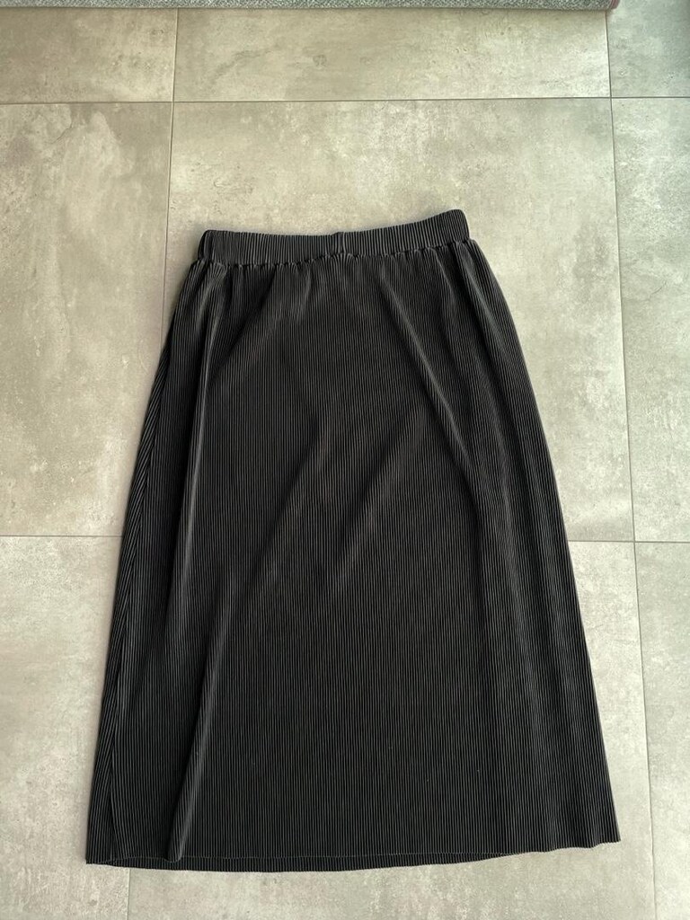 Tchibo Siyah Pileli Midi Etek M Beden %100 Polyester - 3