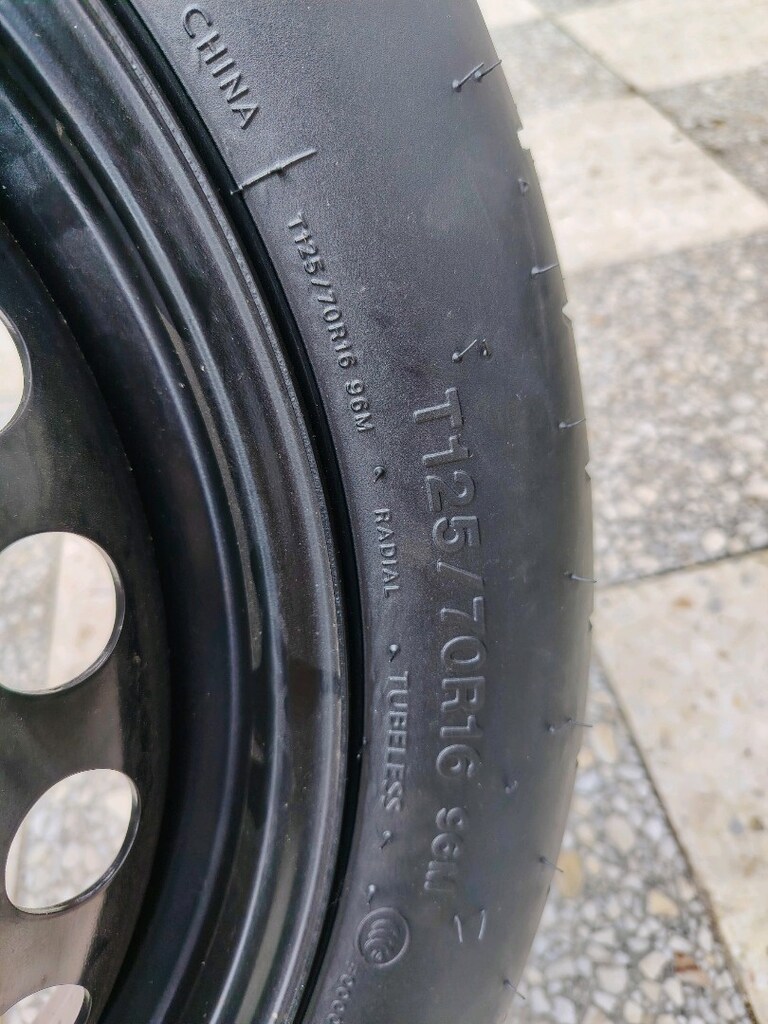 Sıfır orjinal 5X108 16 inç yeni tarihli lastik 125 70 16 Ford —Volvo - 2