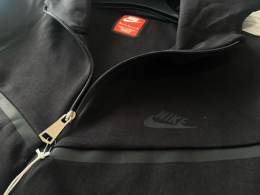 Nike Tech Fleece - 2