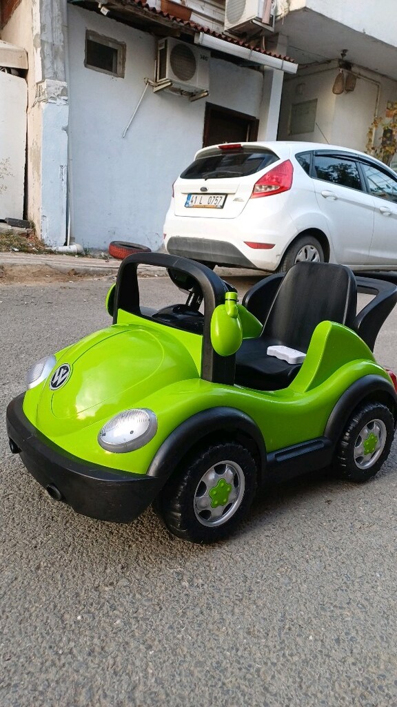 AKÜLÜ ARABA 12VOLT KUMANDALI TEMİZ - 4