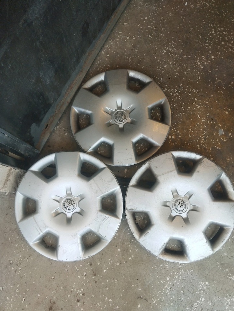 toyota corolla jant kapağı 1 adet var elimde - 2