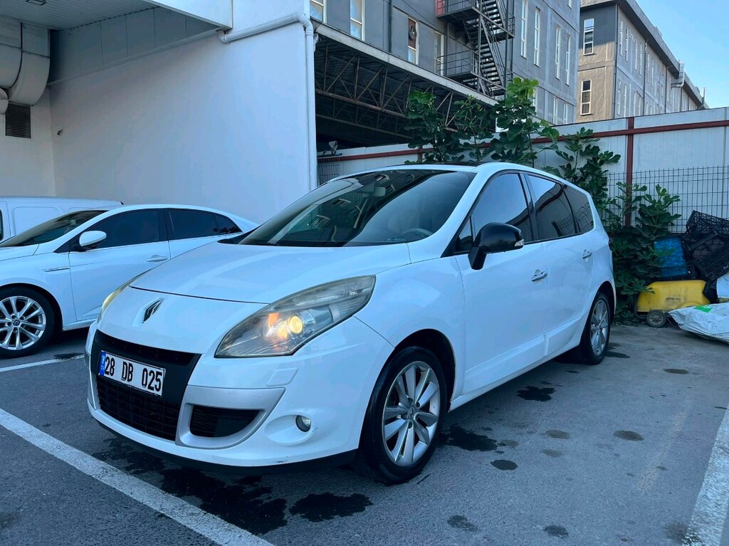 Renault Grand Scenic - 3