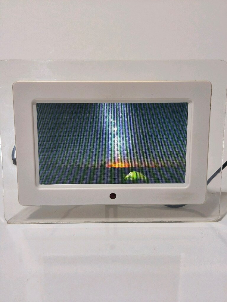 Piranha 7" Dijital Resim Çerçevesi - 2