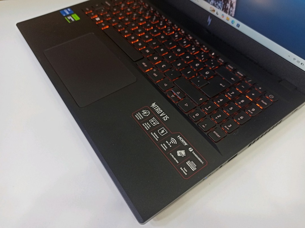 Acer Nitro V15 RTX 4050 6 GB i5 13 nesil 16 ram 512 SSD 165 Hz FHD - 3