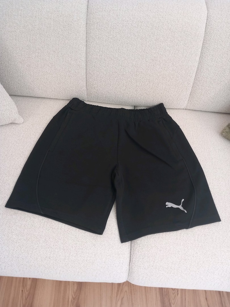 PUMA SİYAH ŞORT SMAL SIFIR YENİ 1 ADET VAR FİYATI 650TL - 2