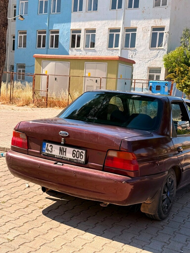 ford escort 96 model - 3