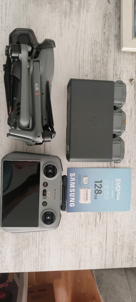 dji dron Air 3 - 4
