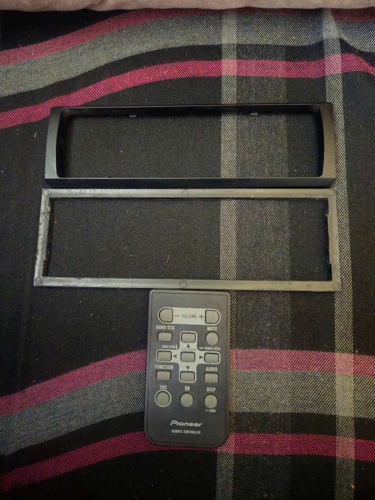 Pioneer MVH-S125UI - 3