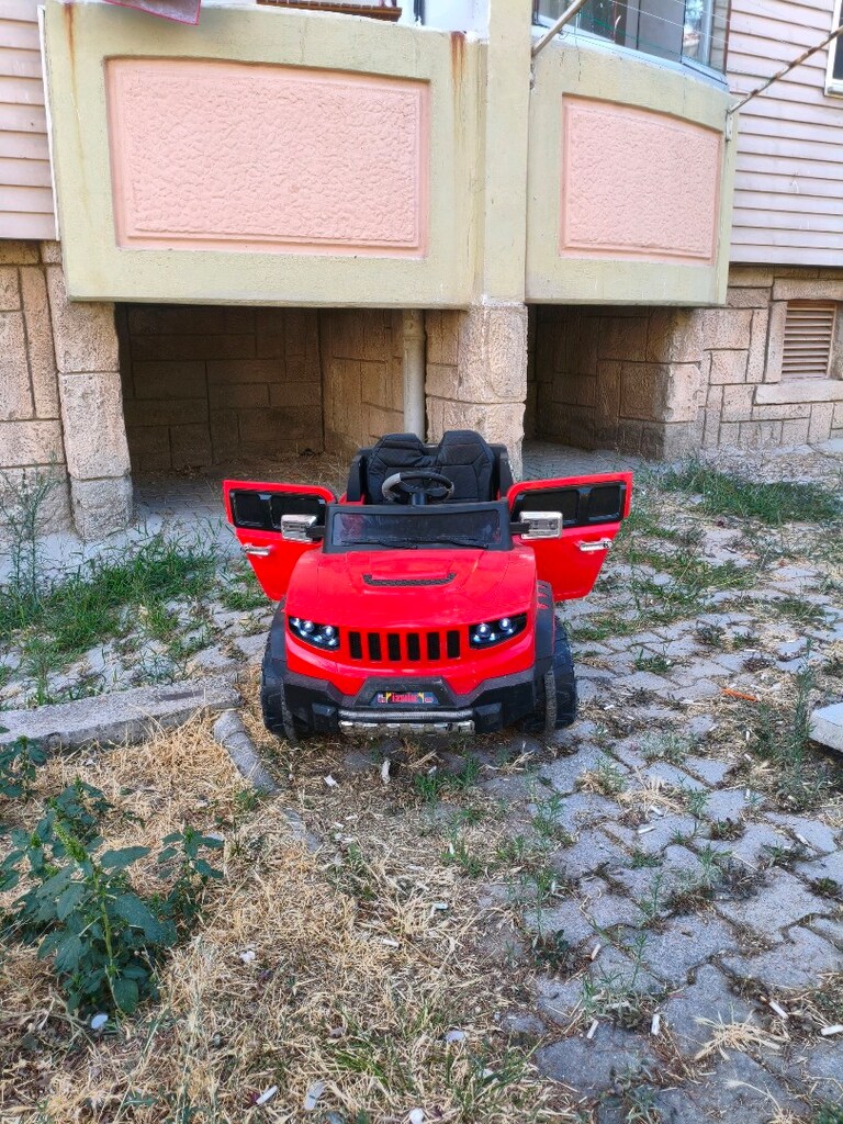 temiz 6 aylık akülü araba - 2