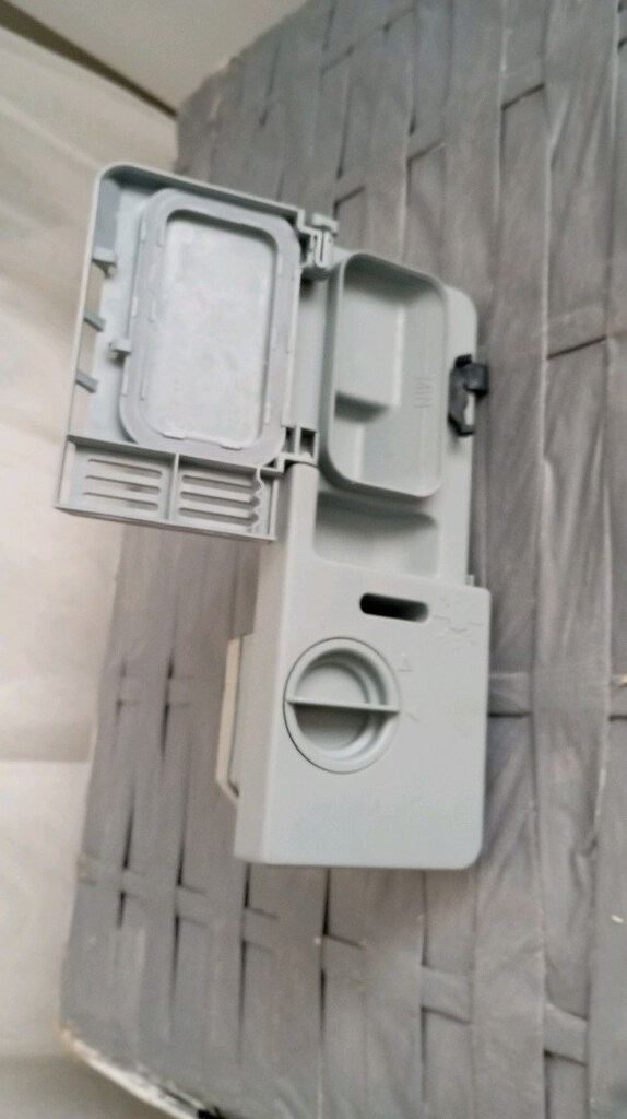 Hotpoint Ariston Lbf31 bulaşık Makinesi deterjan haznesi - 4
