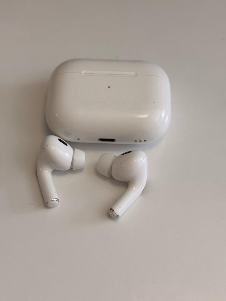 Apple AirPods Pro - 3