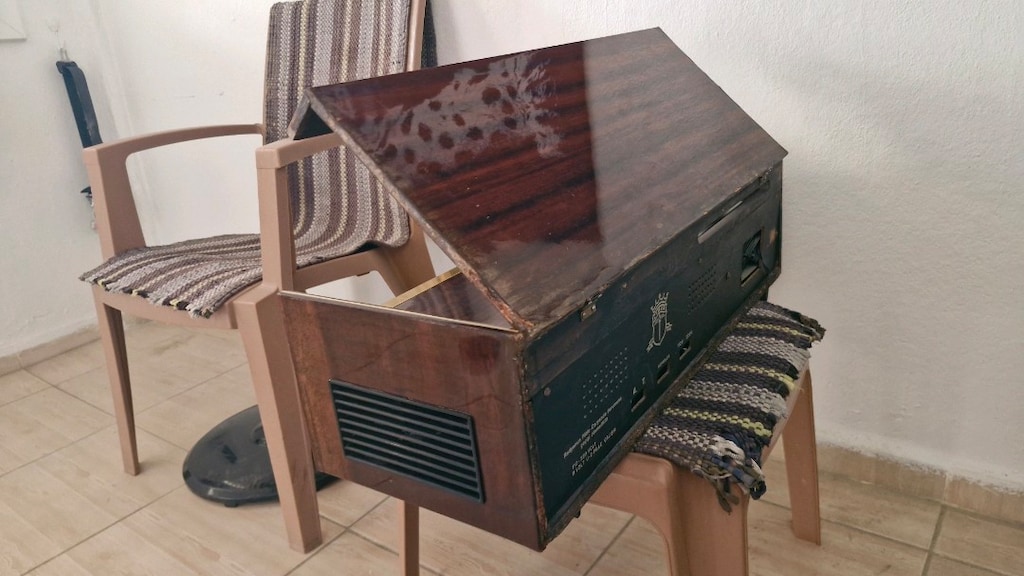 radio plak çalar tertemiz,antika!! - 7