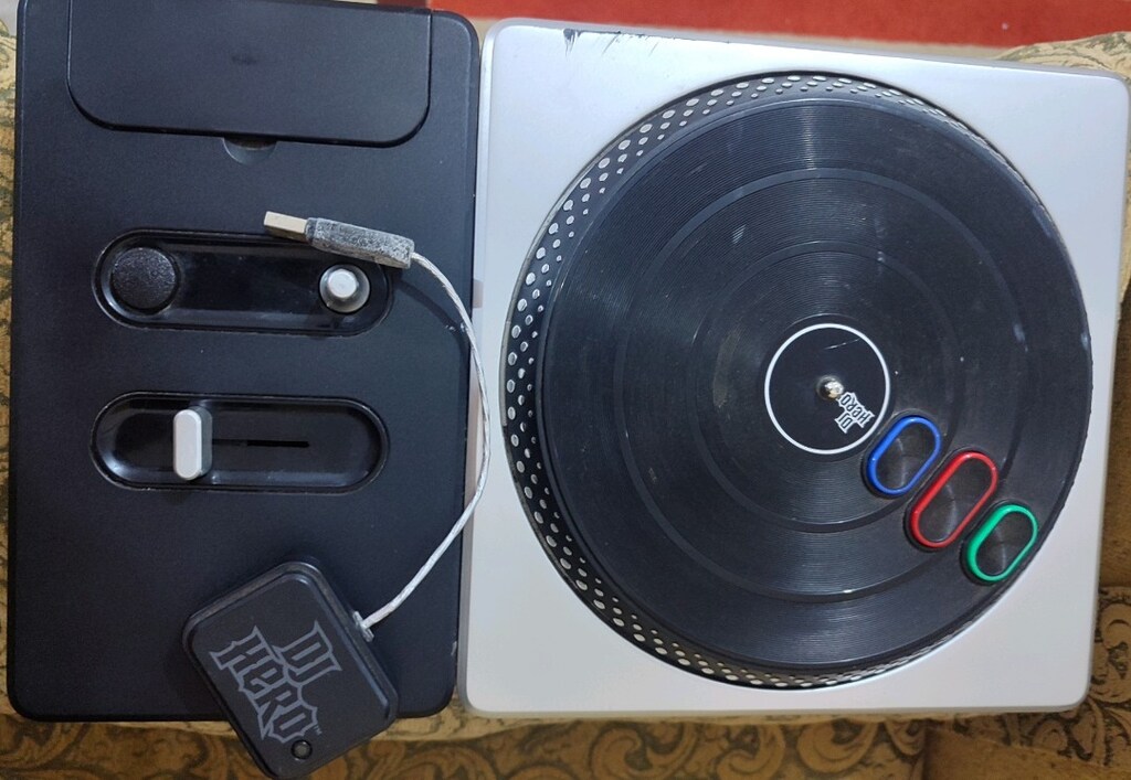 DJ HERO - 4