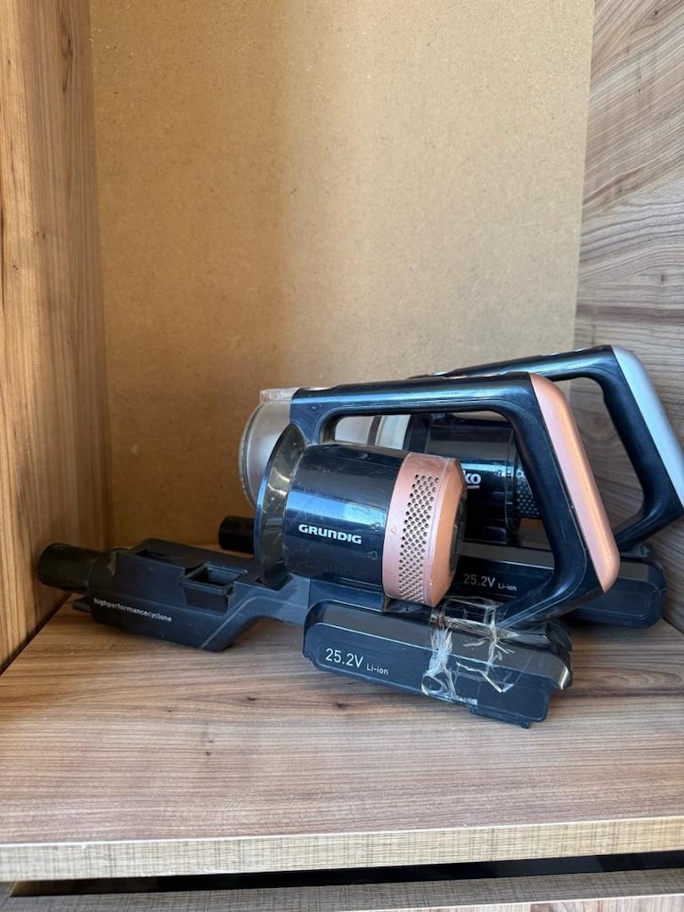 Beko SD 2061 Dikey Şarjlı Süpürge Motor gövdesi Grundig - 4