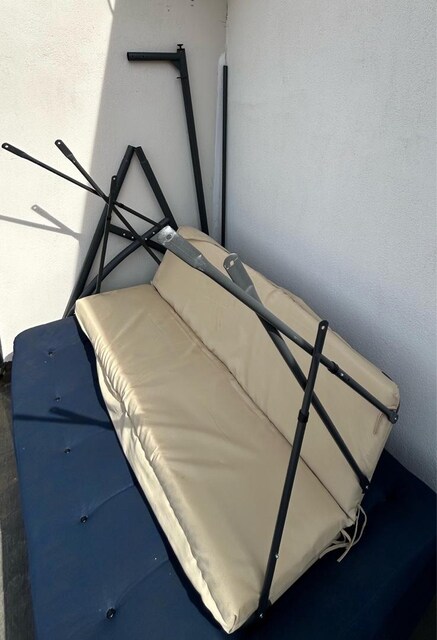 bauhaus firması…sunfun 3 kişilik metal salıncak