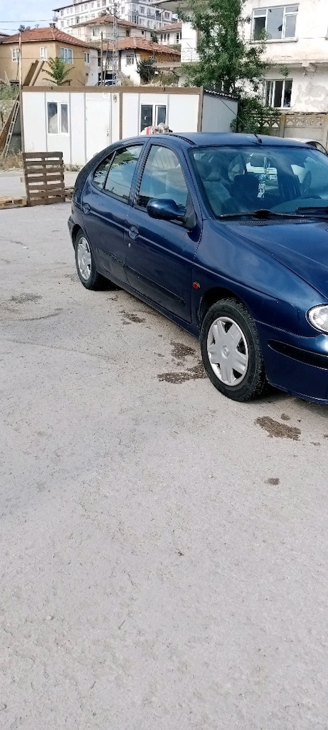 Megan 1 2001 model 16 vayf 9 yıldır bende - 2