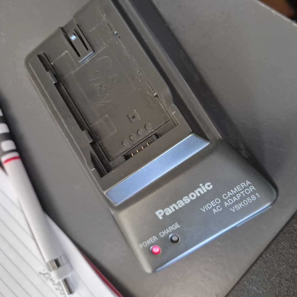 Panasonic NV-GS300-S 18.8 MP Dijital Video Kamera Tam Set - 3