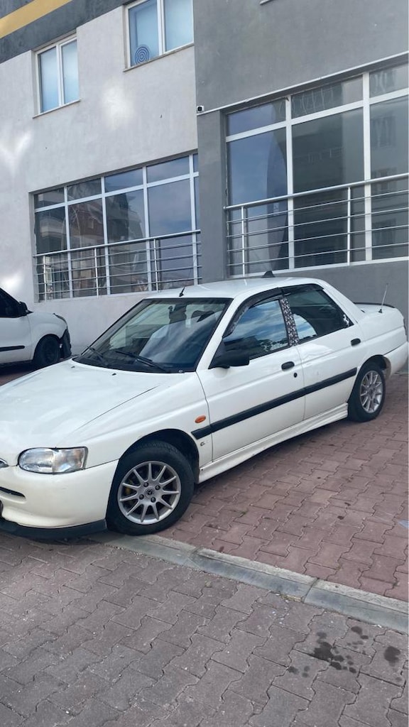 TEMİZ BAKIMLARI TAM FORD ESCORT - 2