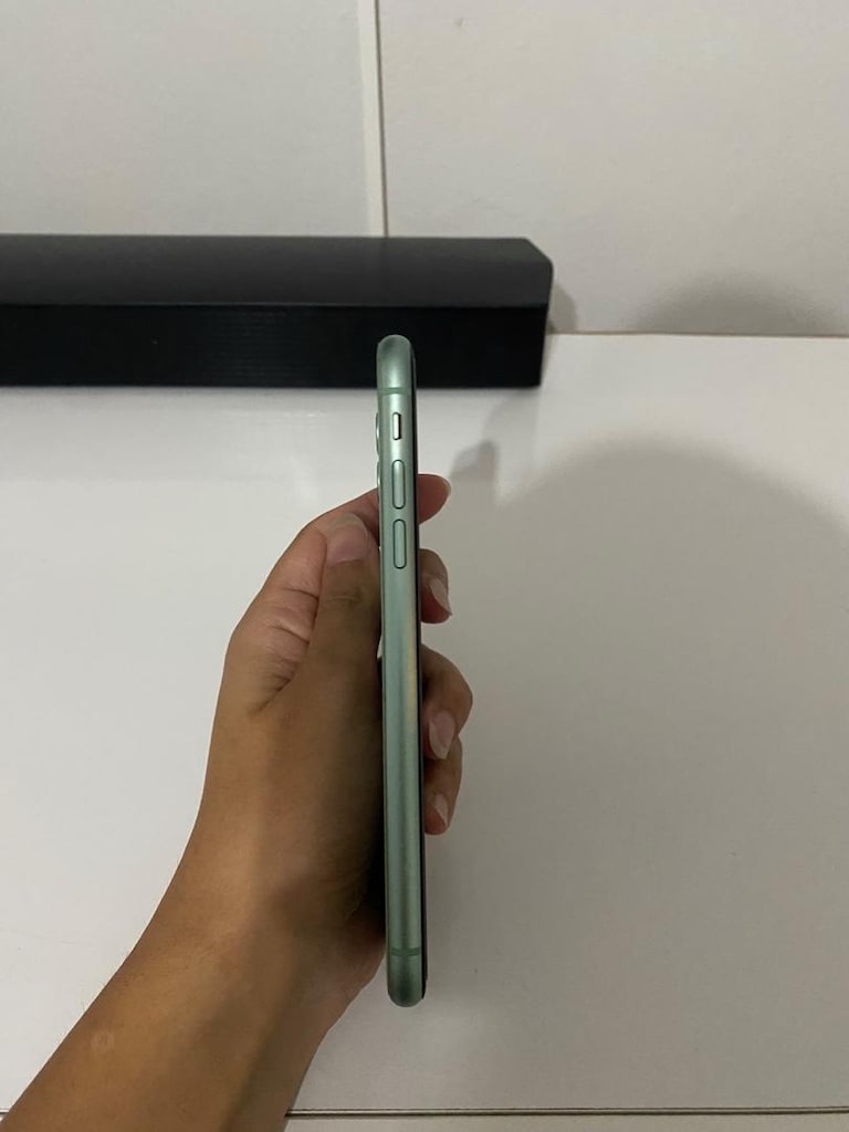 IPHONE 11 64 GB - 4