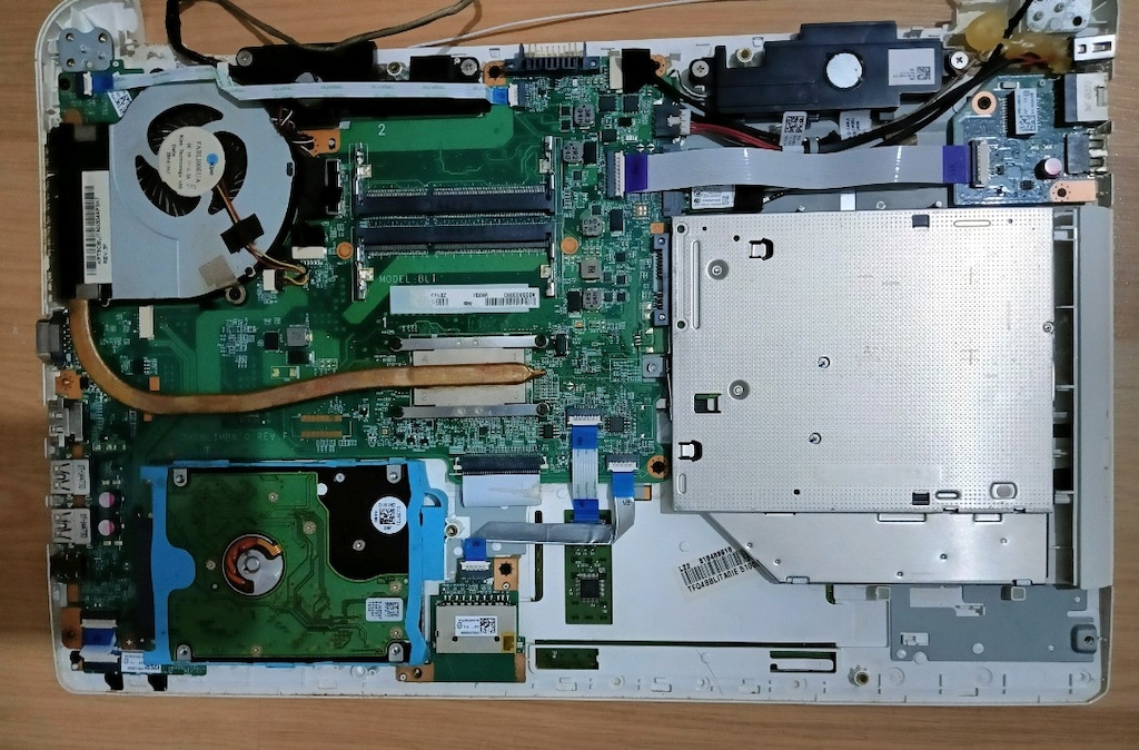 Toshiba Satellite i5 4.Nesil Bozuk Hasarlı Laptop - 3