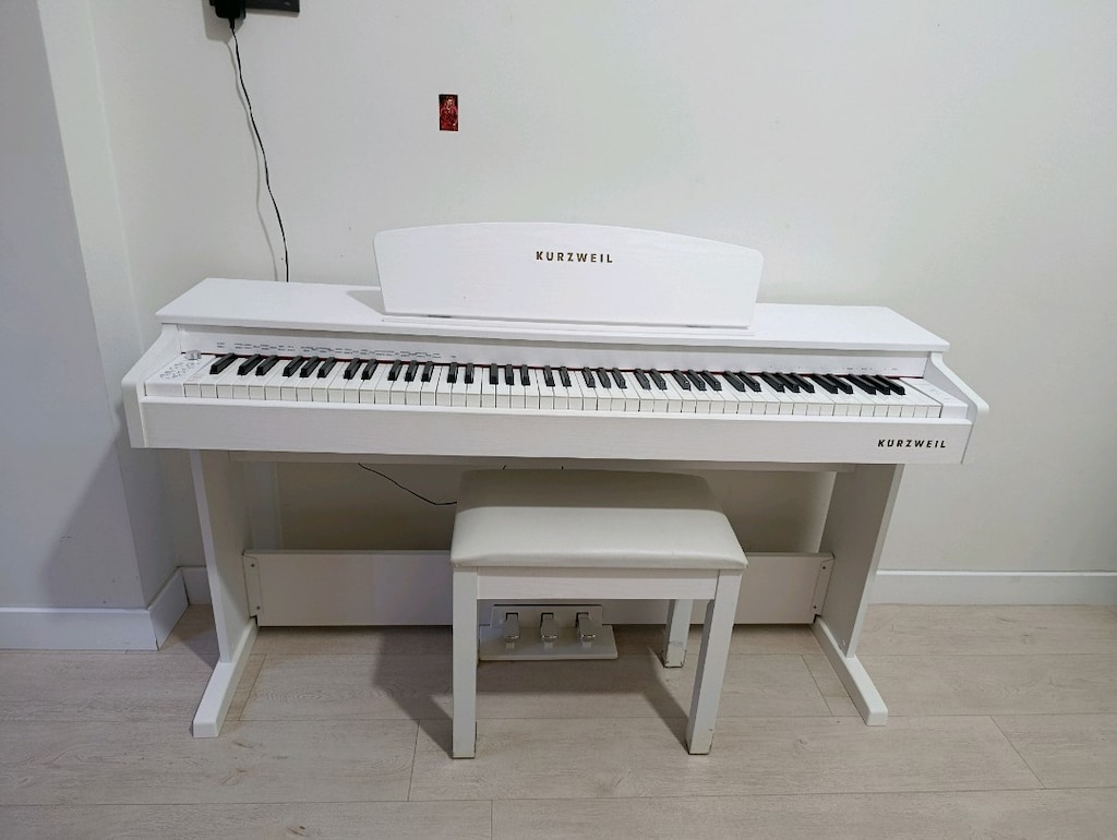 KURZWEIL M70 BEYAZ DİJİTAL PİYANO – TEMİZ, ÖZENLE KULLANILMIŞ - 2