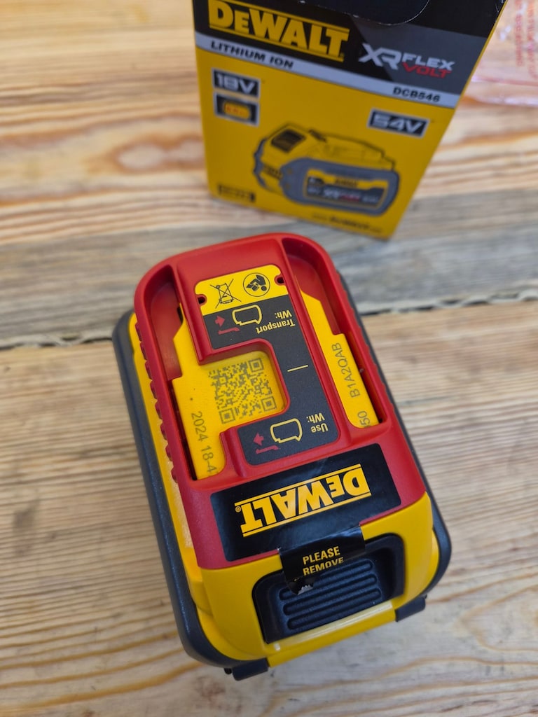 Dewalt DCB546 Flexvolt 6AH Akü - 4