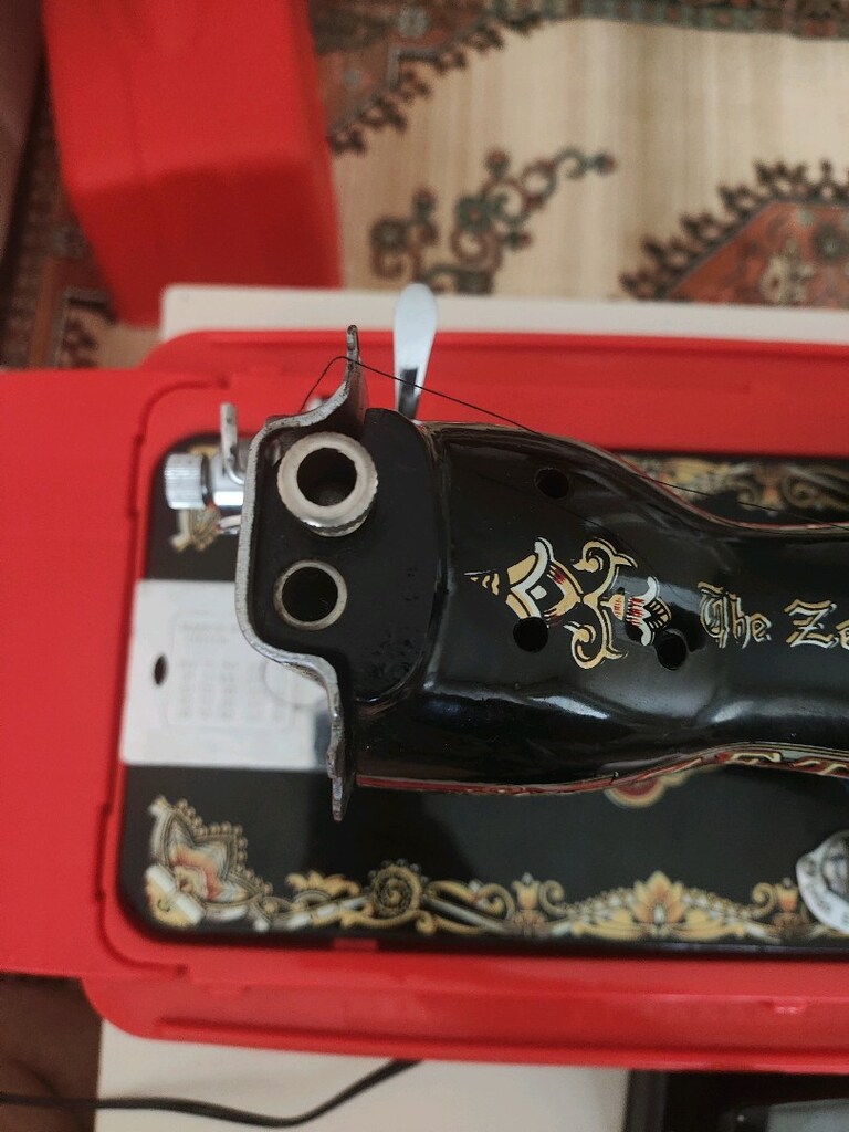 Vintage / Antika Dikiş Makinesi — Metal Gövde - 9