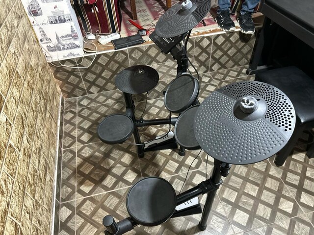 yamaha DTX402 elektronik davul
